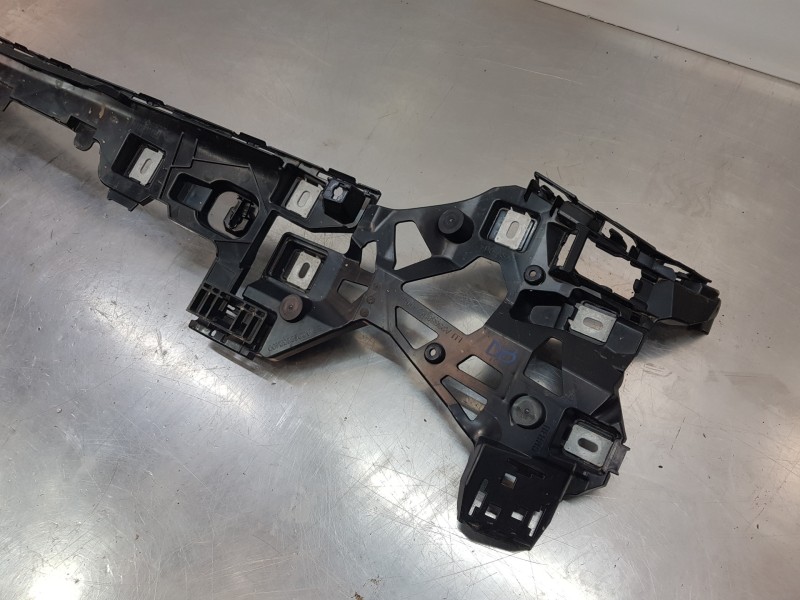 Recambio de molduras traseras para mercedes clase c (w206) 220 d referencia OEM IAM A2368802201 A2368801100 