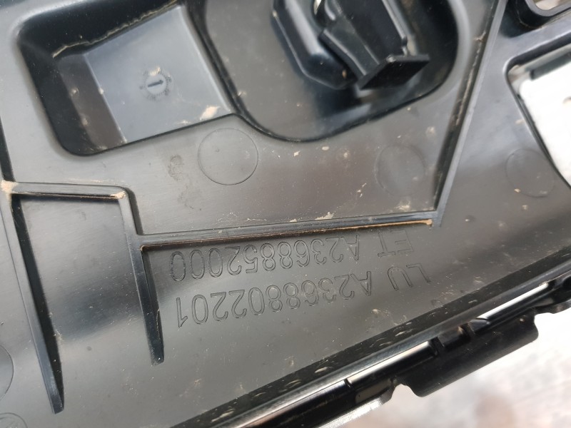 Recambio de molduras traseras para mercedes clase c (w206) 220 d referencia OEM IAM A2368802201 A2368801100 