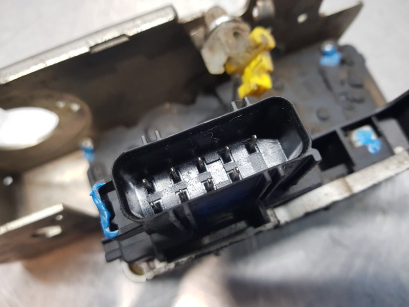 Recambio de cerradura puerta delantera derecha para ford transit caja abierta ´06 mixta referencia OEM IAM YC1AV21812CJ  