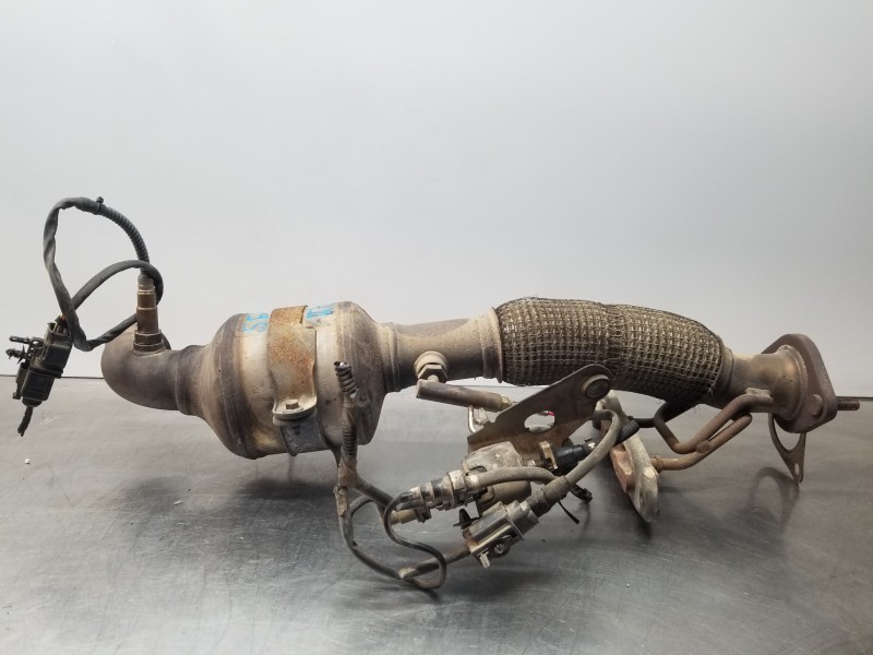 Recambio de catalizador para ford grand c-max titanium referencia OEM IAM 1726513 T2A1A AV615E211ES Recambio de catalizador para ford grand c-max titanium referencia OEM IAM 1726513 T2A1A AV615E211ES