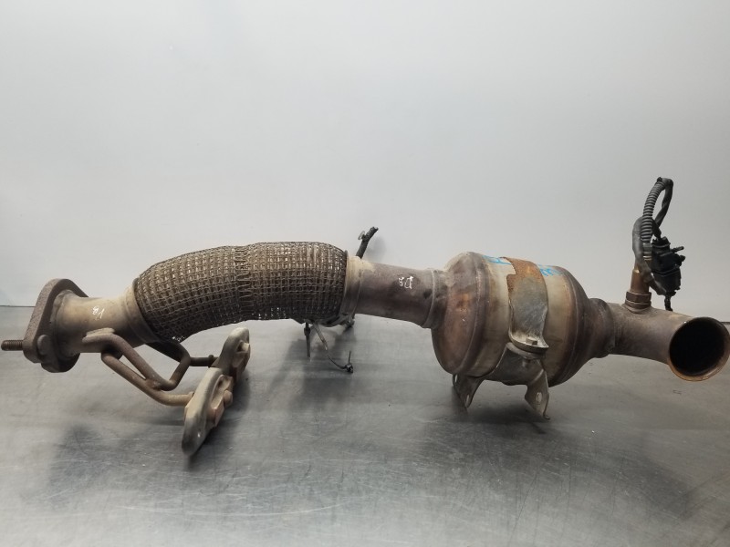 Recambio de catalizador para ford grand c-max titanium referencia OEM IAM 1726513 T2A1A AV615E211ES Recambio de catalizador para ford grand c-max titanium referencia OEM IAM 1726513 T2A1A AV615E211ES