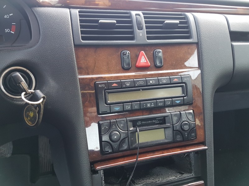 mercedes clase e (w210) berlina diesel del año 2001