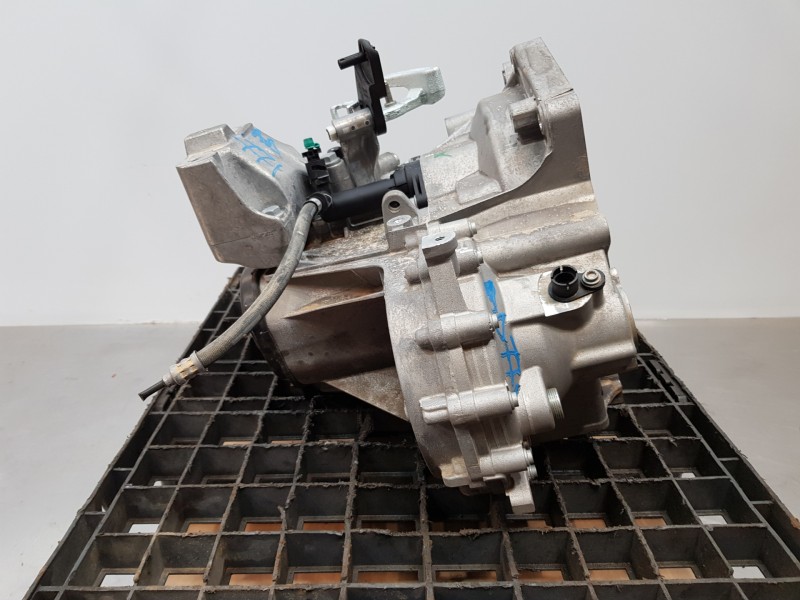 Recambio de caja cambios para audi a1 sportback (gba) ego referencia OEM IAM USM 0DF300045L 