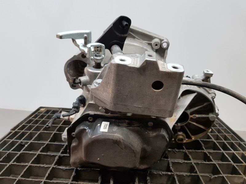 Recambio de caja cambios para audi a1 sportback (gba) ego referencia OEM IAM USM 0DF300045L 