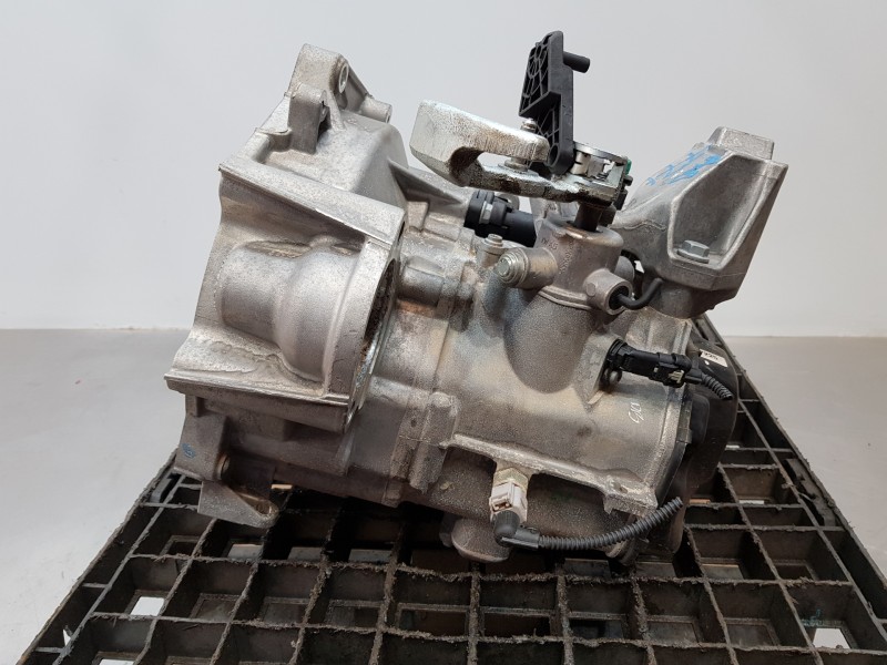 Recambio de caja cambios para audi a1 sportback (gba) ego referencia OEM IAM USM 0DF300045L 