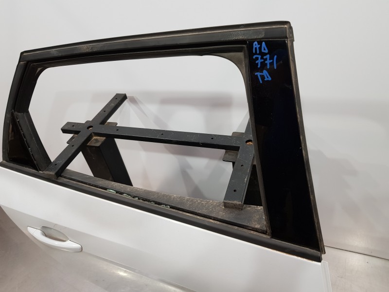 Recambio de puerta trasera derecha para audi a1 sportback (gba) ego referencia OEM IAM 82G833052  