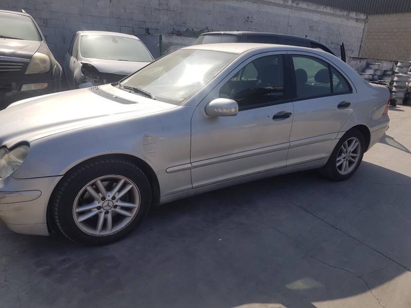 mercedes clase c (w203) berlina del año 2003