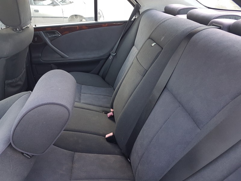 mercedes clase e (w210) berlina diesel del año 2001