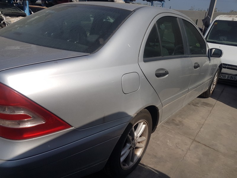 mercedes clase c (w203) berlina del año 2003