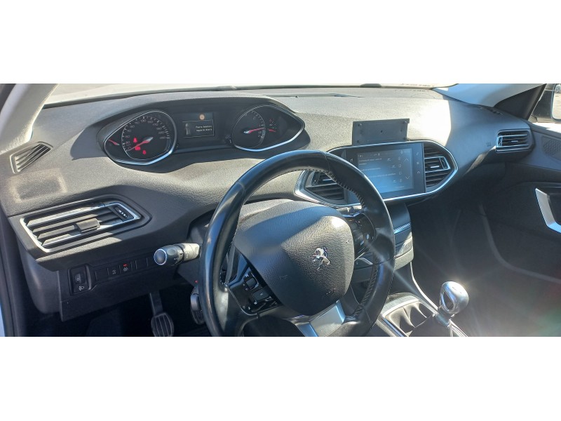 peugeot 308 sw del año 2017