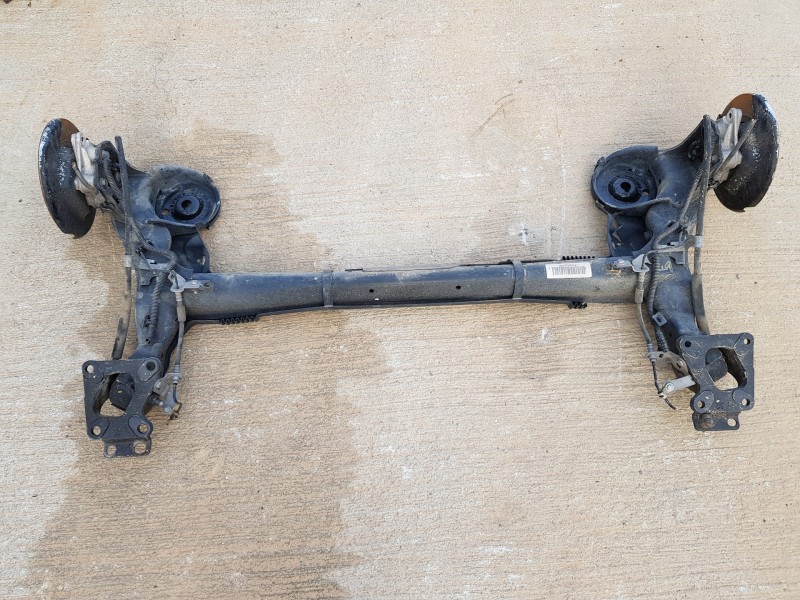 Recambio de puente trasero para citroen berlingo talla m referencia OEM IAM 9822649880  