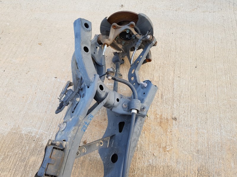 Recambio de puente trasero para mazda 3 lim. () style referencia OEM IAM B63B2880X  