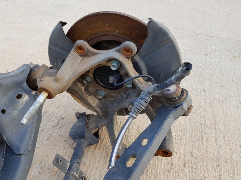 Recambio de puente trasero para mazda 3 lim. () style referencia OEM IAM B63B2880X  