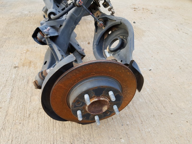 Recambio de puente trasero para mazda 3 lim. () style referencia OEM IAM B63B2880X  