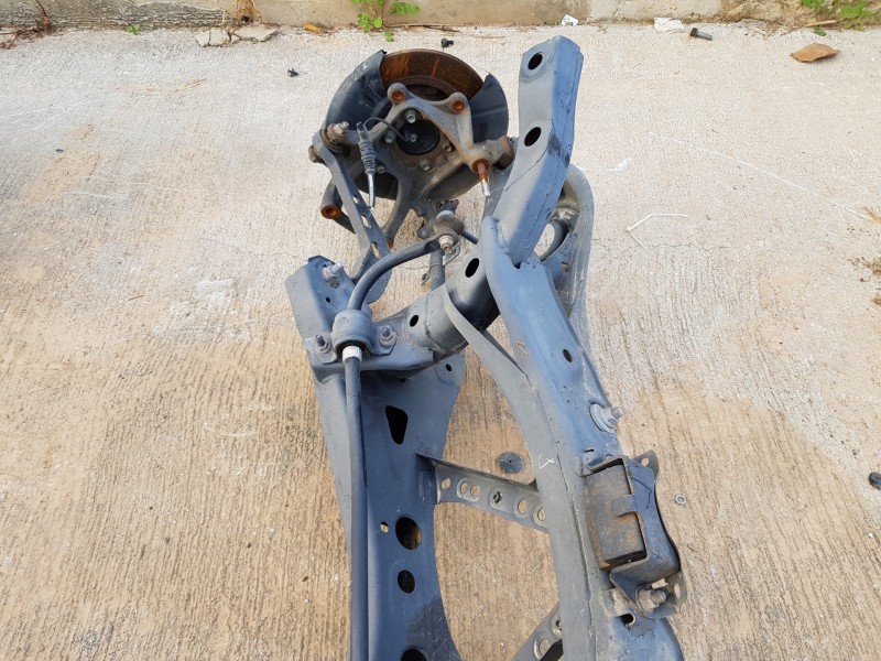 Recambio de puente trasero para mazda 3 lim. () style referencia OEM IAM B63B2880X  