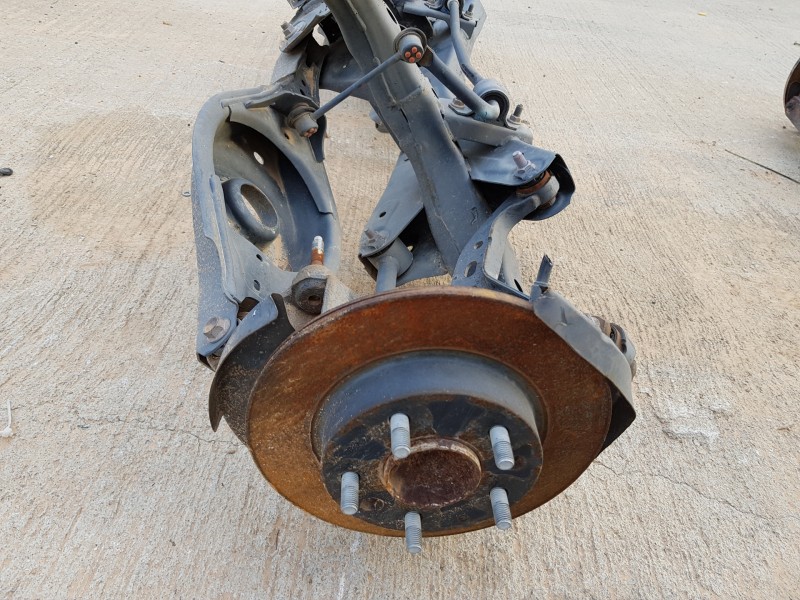 Recambio de puente trasero para mazda 3 lim. () style referencia OEM IAM B63B2880X  