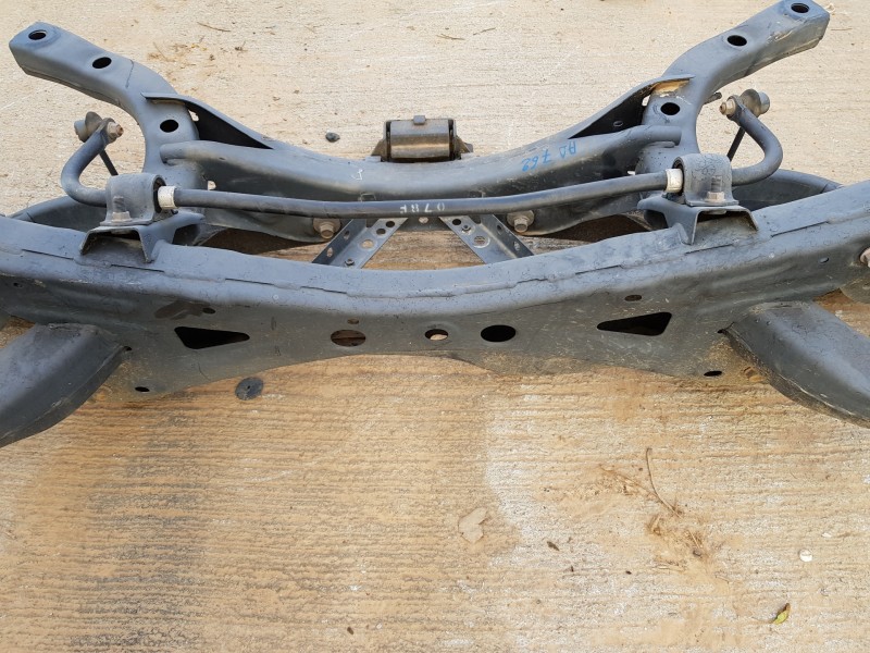 Recambio de puente trasero para mazda 3 lim. () style referencia OEM IAM B63B2880X  