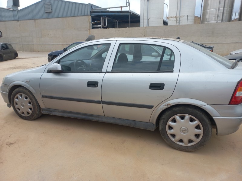 opel astra g berlina del año 1998