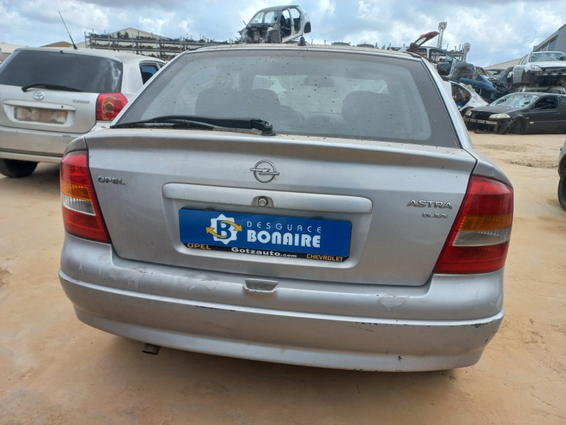 opel astra g berlina del año 1998