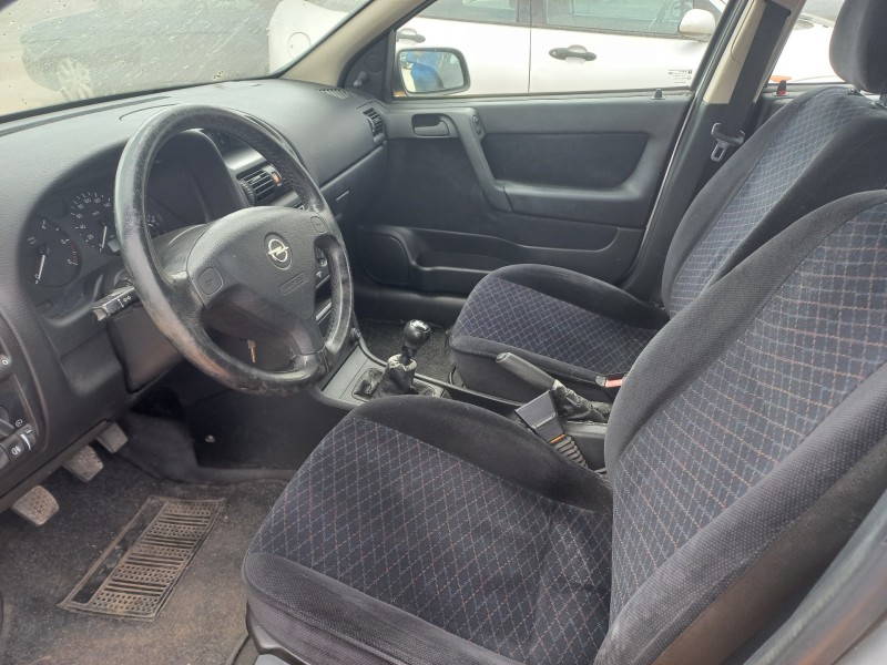 opel astra g berlina del año 1998