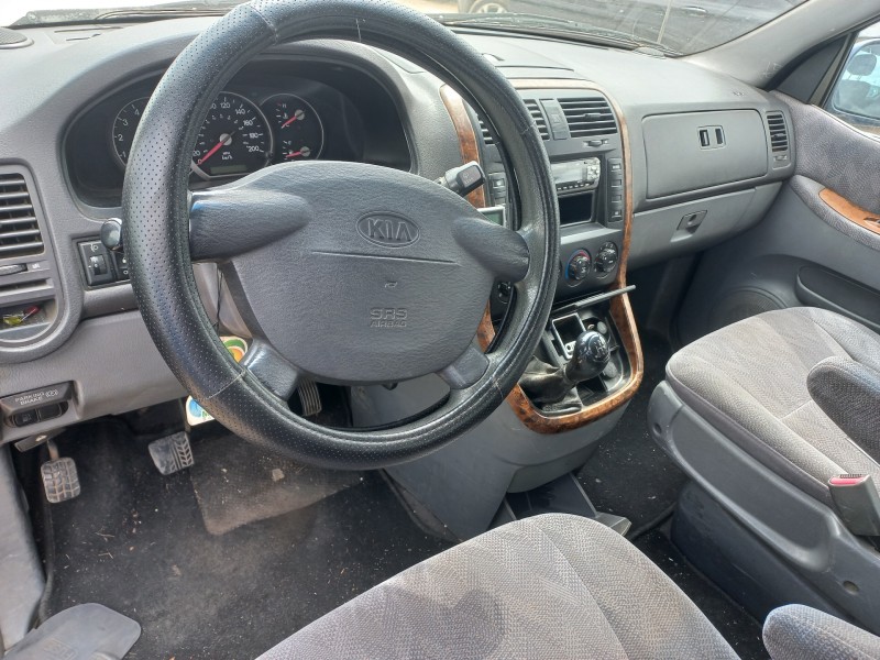 kia carnival ii del año 2002