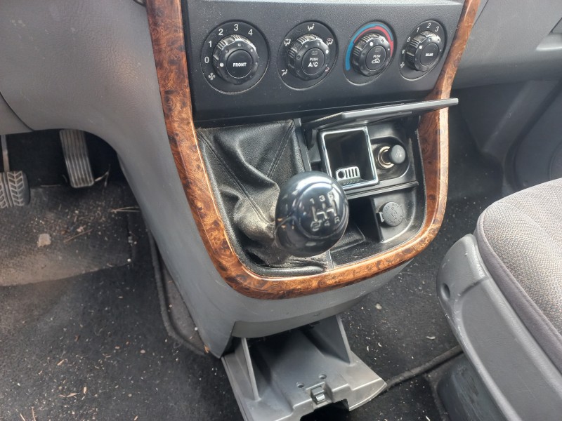 kia carnival ii del año 2002