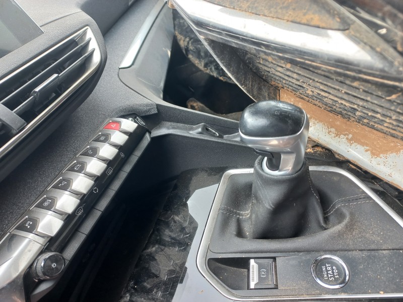 peugeot 3008 del año 2019