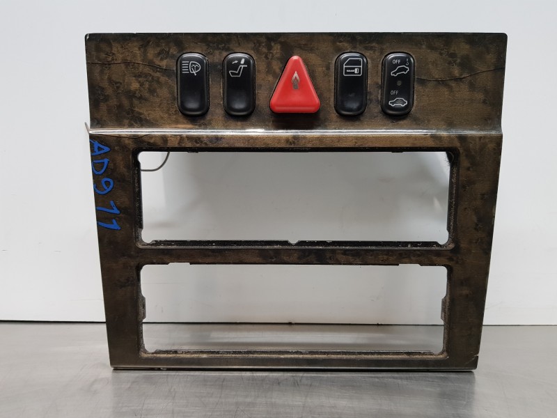 Recambio de warning para mercedes clase e (w210) berlina elegance referencia OEM IAM A2088200410 2108210071  Recambio de warning para mercedes clase e (w210) berlina elegance referencia OEM IAM A2088200410 2108210071