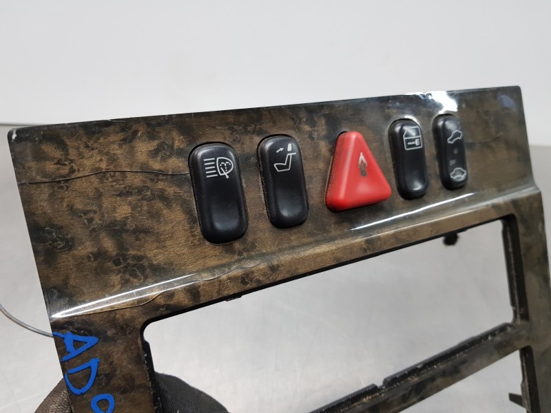 Recambio de warning para mercedes clase e (w210) berlina elegance referencia OEM IAM A2088200410 2108210071  Recambio de warning para mercedes clase e (w210) berlina elegance referencia OEM IAM A2088200410 2108210071