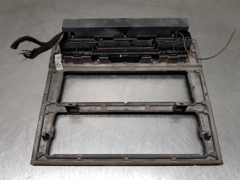 Recambio de warning para mercedes clase e (w210) berlina elegance referencia OEM IAM A2088200410 2108210071  Recambio de warning para mercedes clase e (w210) berlina elegance referencia OEM IAM A2088200410 2108210071