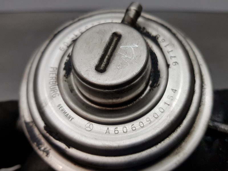 Recambio de valvula egr para mercedes clase e (w210) berlina elegance referencia OEM IAM A6060980117 A6060900154 