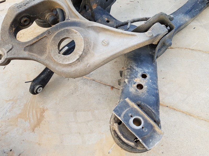 Recambio de puente trasero para jeep gr. cherokee iv 4x4 referencia OEM IAM 4877623AC  