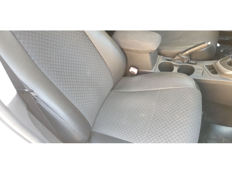 toyota auris touring sports (e18) del año 2014