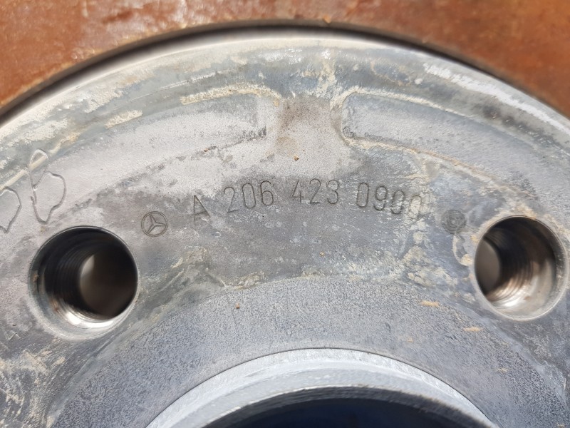 Recambio de mangueta trasera izquierda para mercedes clase c (w206) 220 d referencia OEM IAM A2363509700 A2233560100 