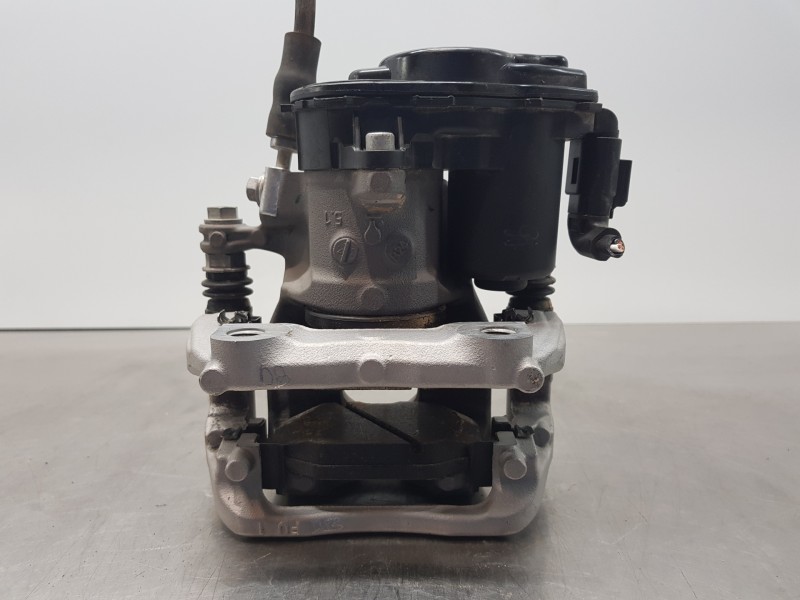 Recambio de pinza freno trasera derecha para mercedes clase c (w206) 220 d referencia OEM IAM A2064233200 A0009063210 