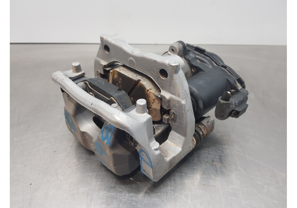 Recambio de pinza freno trasera derecha para mercedes clase c (w206) 220 d referencia OEM IAM A2064233200 A0009063210 