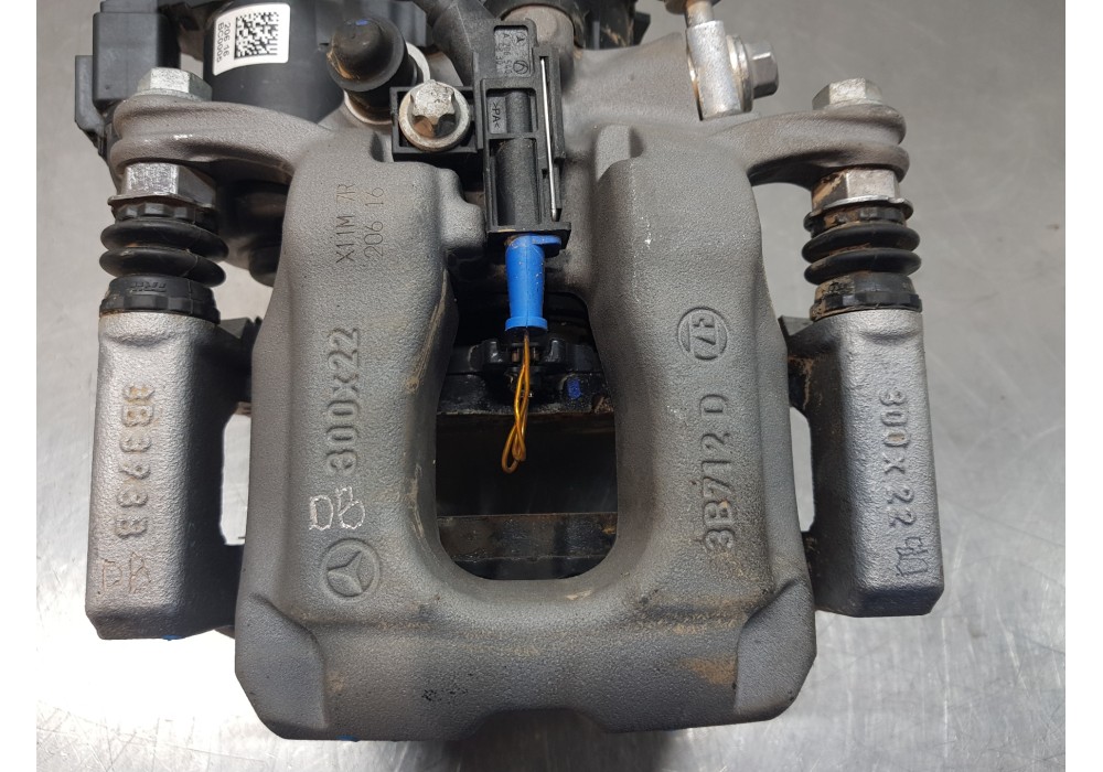 Recambio de pinza freno trasera derecha para mercedes clase c (w206) 220 d referencia OEM IAM A2064233200 A0009063210 