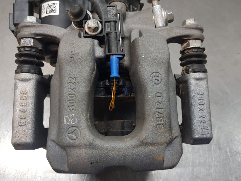 Recambio de pinza freno trasera derecha para mercedes clase c (w206) 220 d referencia OEM IAM A2064233200 A0009063210 