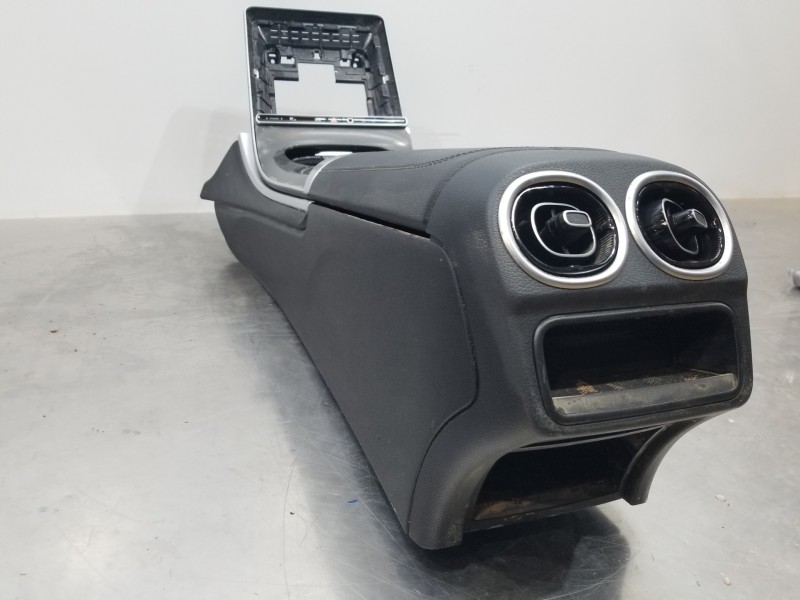 Recambio de apoyabrazos central para mercedes clase c (w206) 220 d referencia OEM IAM A2066809601 A2066809401 A20668094019051