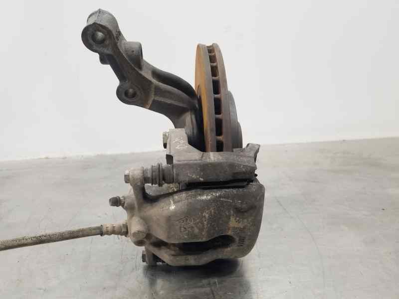 Recambio de mangueta delantera izquierda para renault kangoo combi referencia OEM IAM 8200755585 8200361237 