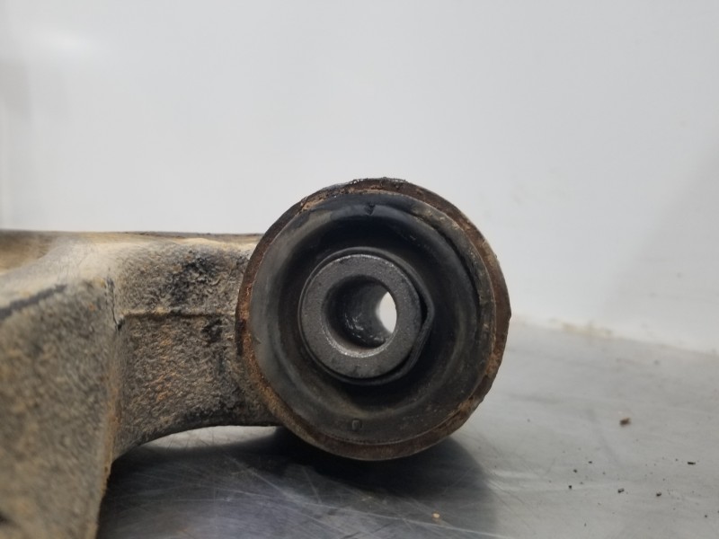 Recambio de brazo suspension inferior delantero izquierdo para volkswagen t5 transporter/furgoneta kombi referencia OEM IAM 7H04