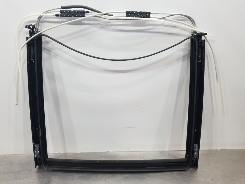 Recambio de techo electrico para mercedes clase c (w206) 220 d referencia OEM IAM A2057803100 A2057808100 