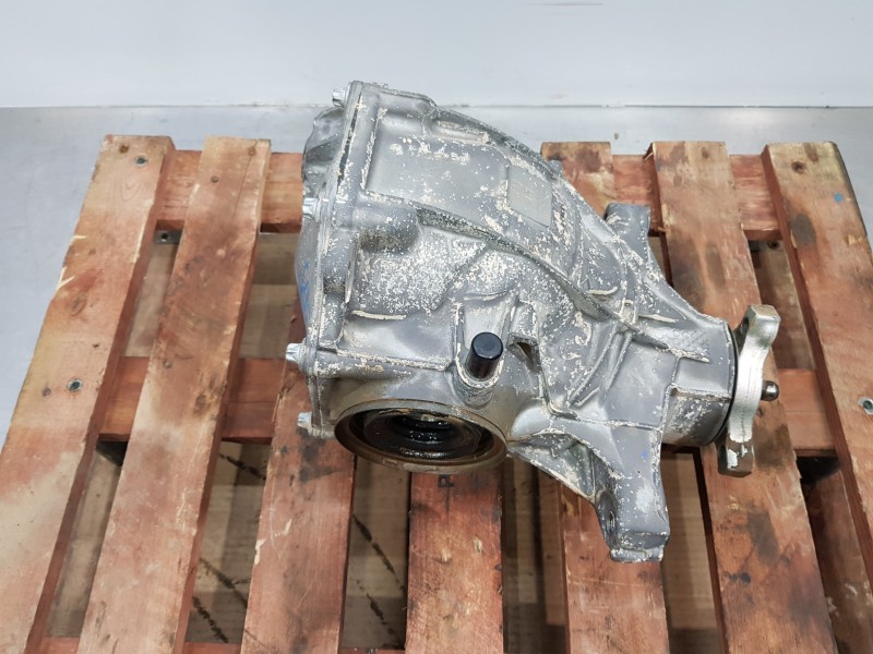 Recambio de diferencial trasero para mercedes clase c (w206) 220 d referencia OEM IAM A2063509103 A2063510200 A2063510200