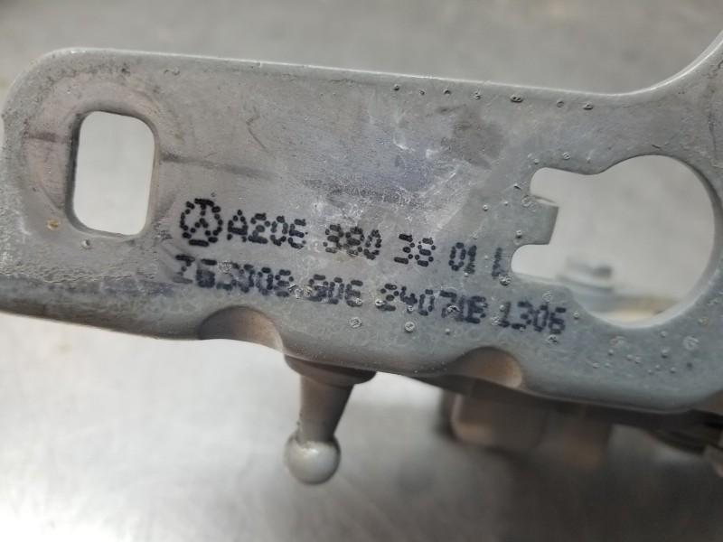 Recambio de bisagra capot para mercedes clase c (w206) 220 d referencia OEM IAM A2068803801  