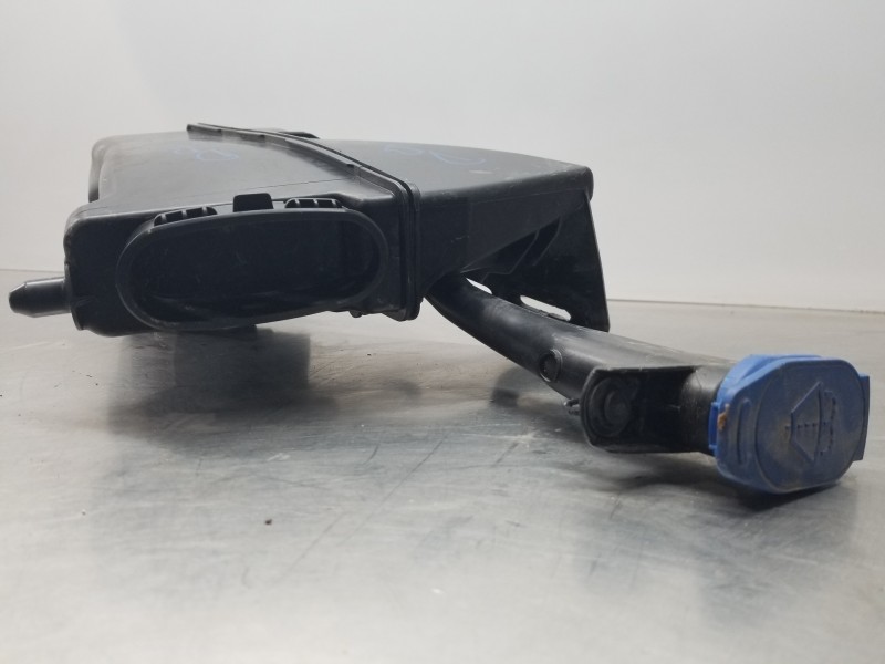 Recambio de deposito limpia para mercedes clase c (w206) 220 d referencia OEM IAM A2068690000 A2068600300 