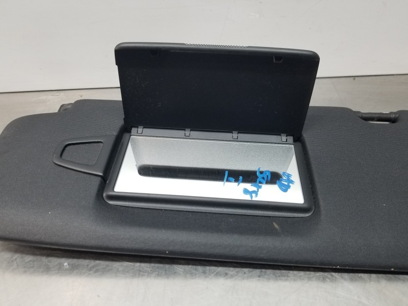 Recambio de parasol izquierdo para mercedes clase c (w206) 220 d referencia OEM IAM A2068105102  