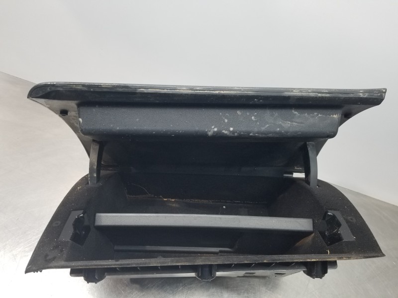 Recambio de guantera para mercedes clase c (w206) 220 d referencia OEM IAM A2366806801  