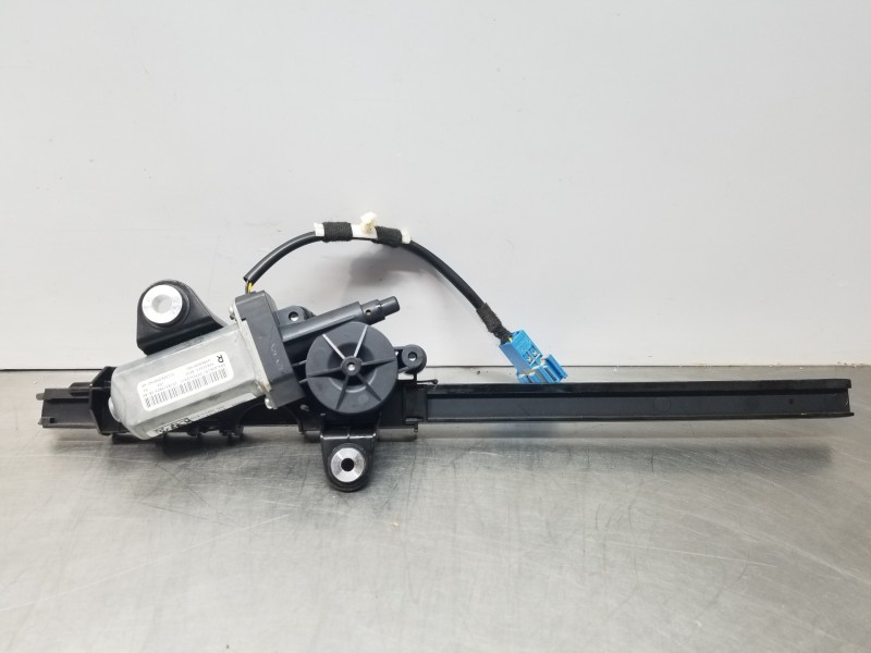 Recambio de cinturon seguridad delantero derecho para mercedes clase c (w206) 220 d referencia OEM IAM A2068602401  