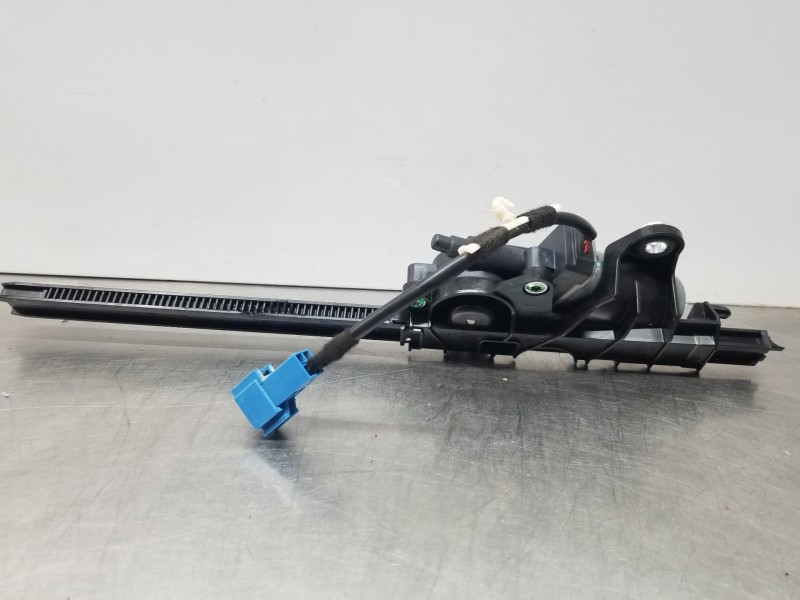 Recambio de cinturon seguridad delantero derecho para mercedes clase c (w206) 220 d referencia OEM IAM A2068602401  