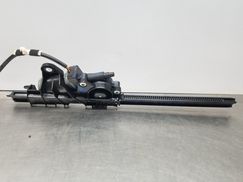 Recambio de cinturon seguridad delantero izquierdo para mercedes clase c (w206) 220 d referencia OEM IAM A2068602301  